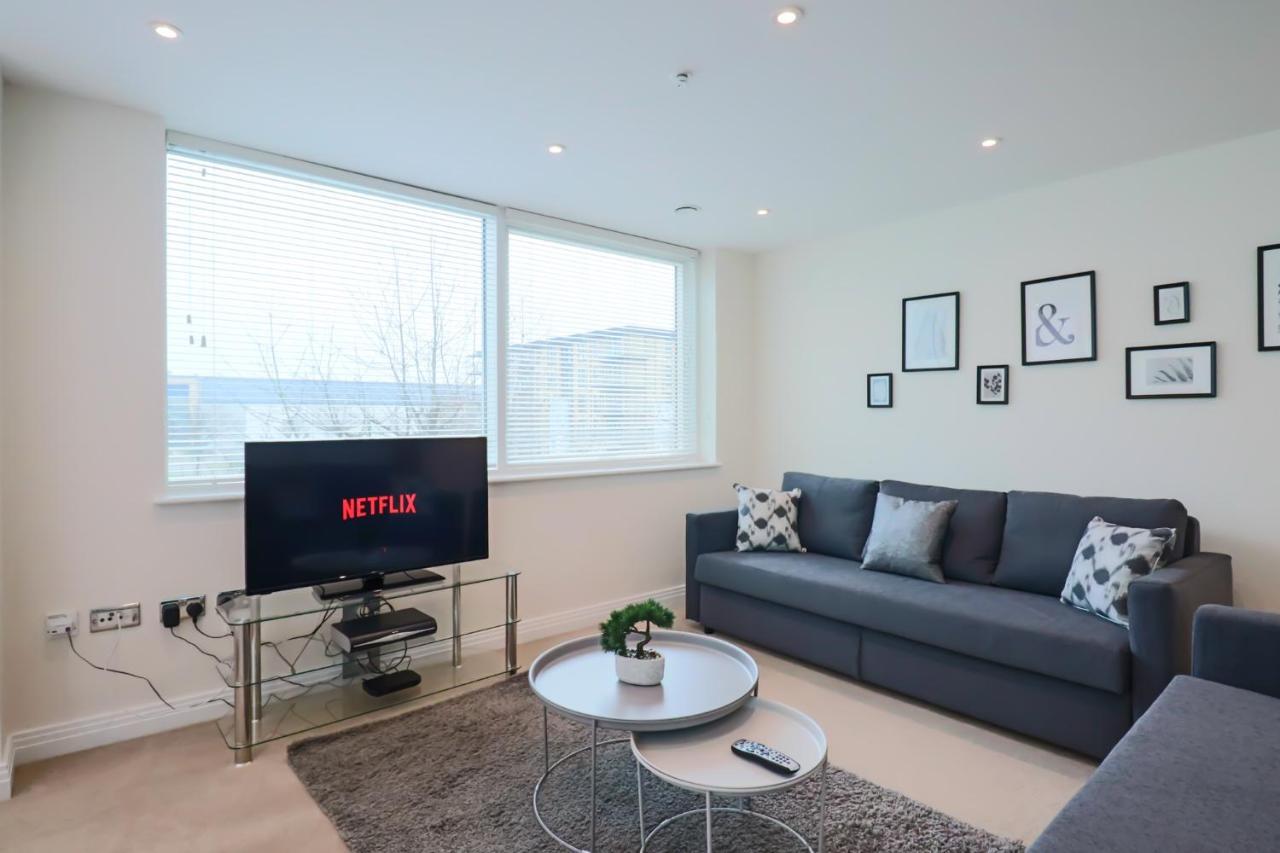 Portfolio Apartments - Welwyn Business Park ウェリン・ガーデン・シティ エクステリア 写真