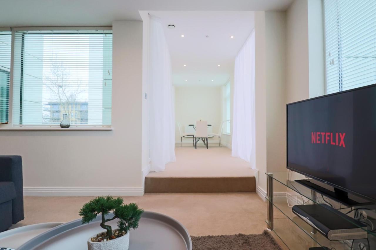 Portfolio Apartments - Welwyn Business Park ウェリン・ガーデン・シティ エクステリア 写真
