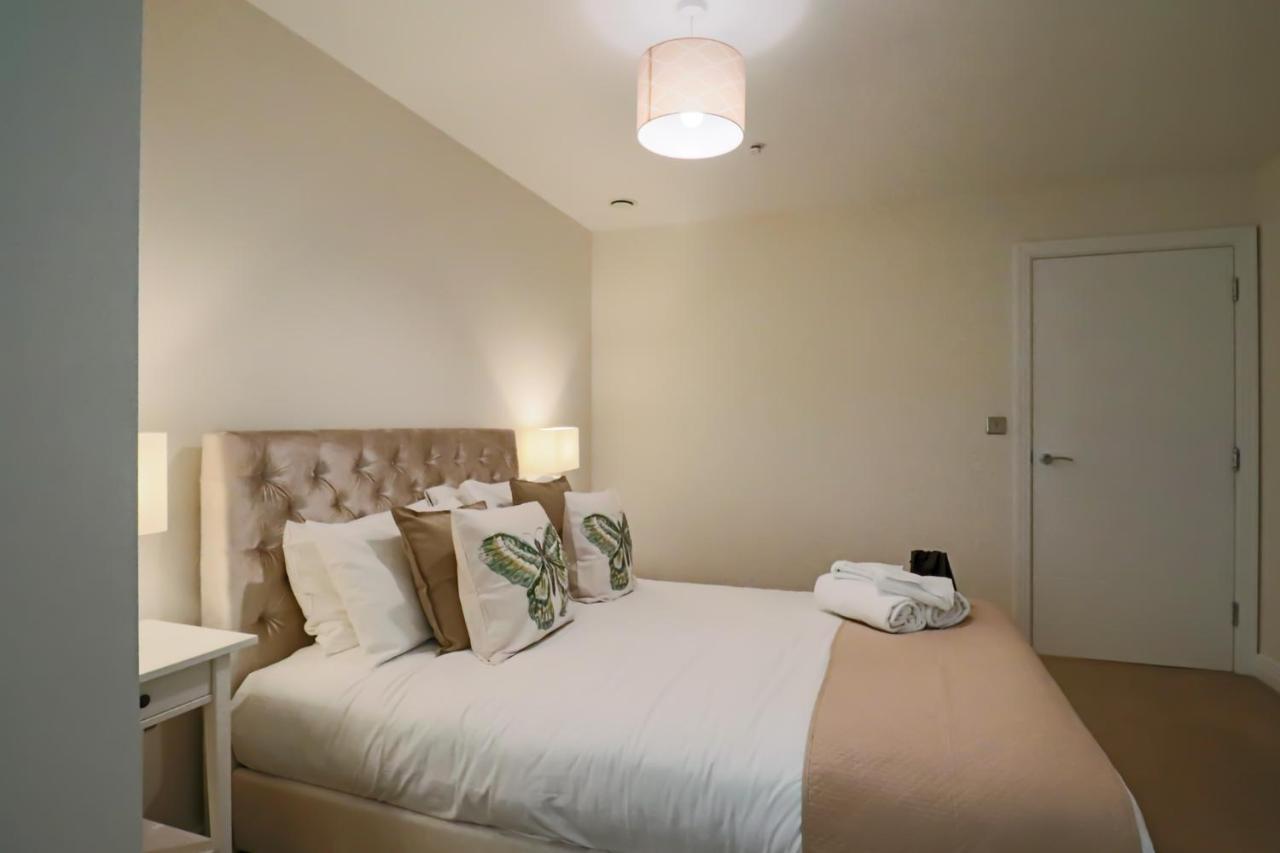 Portfolio Apartments - Welwyn Business Park ウェリン・ガーデン・シティ エクステリア 写真