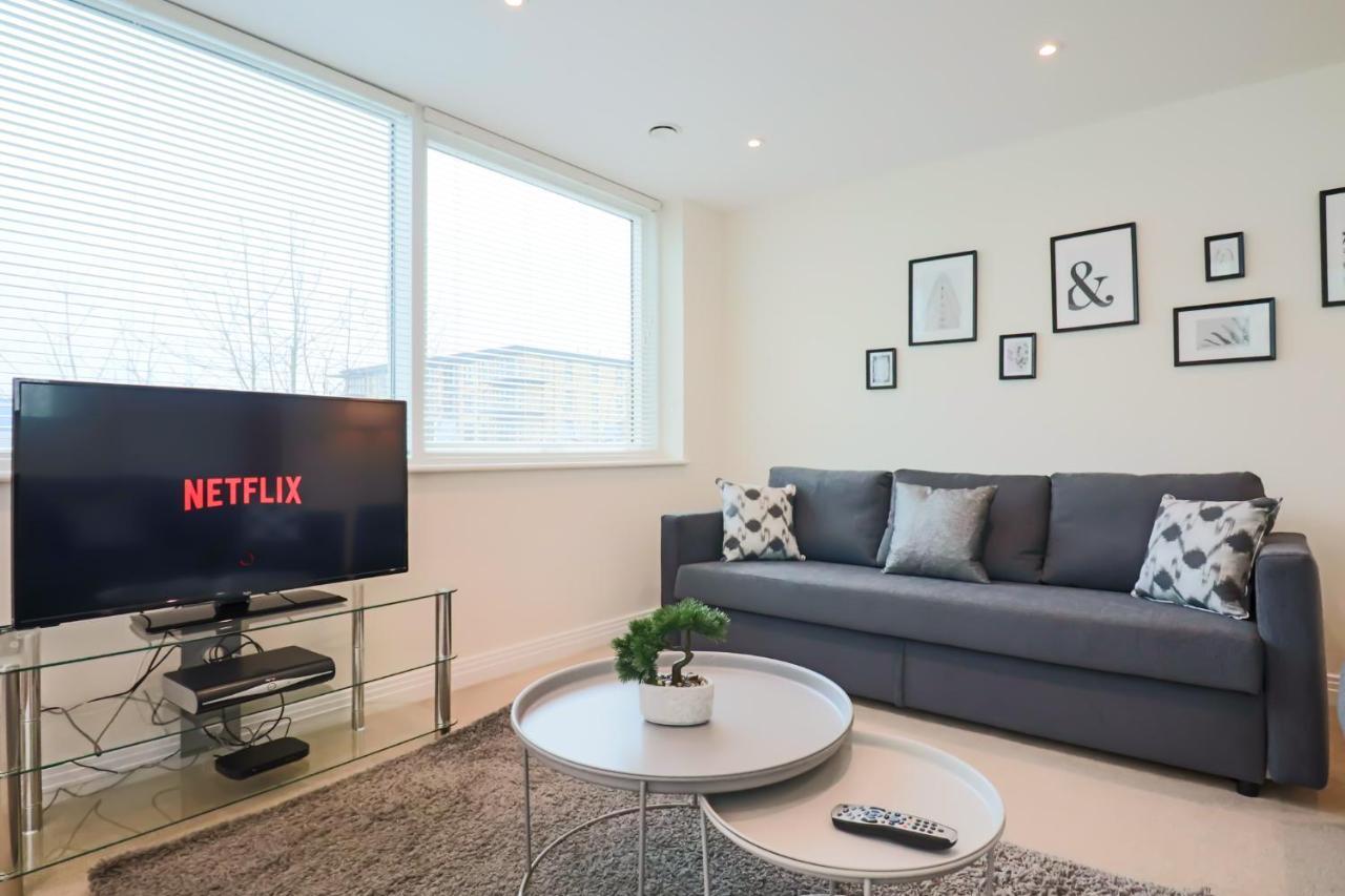Portfolio Apartments - Welwyn Business Park ウェリン・ガーデン・シティ エクステリア 写真