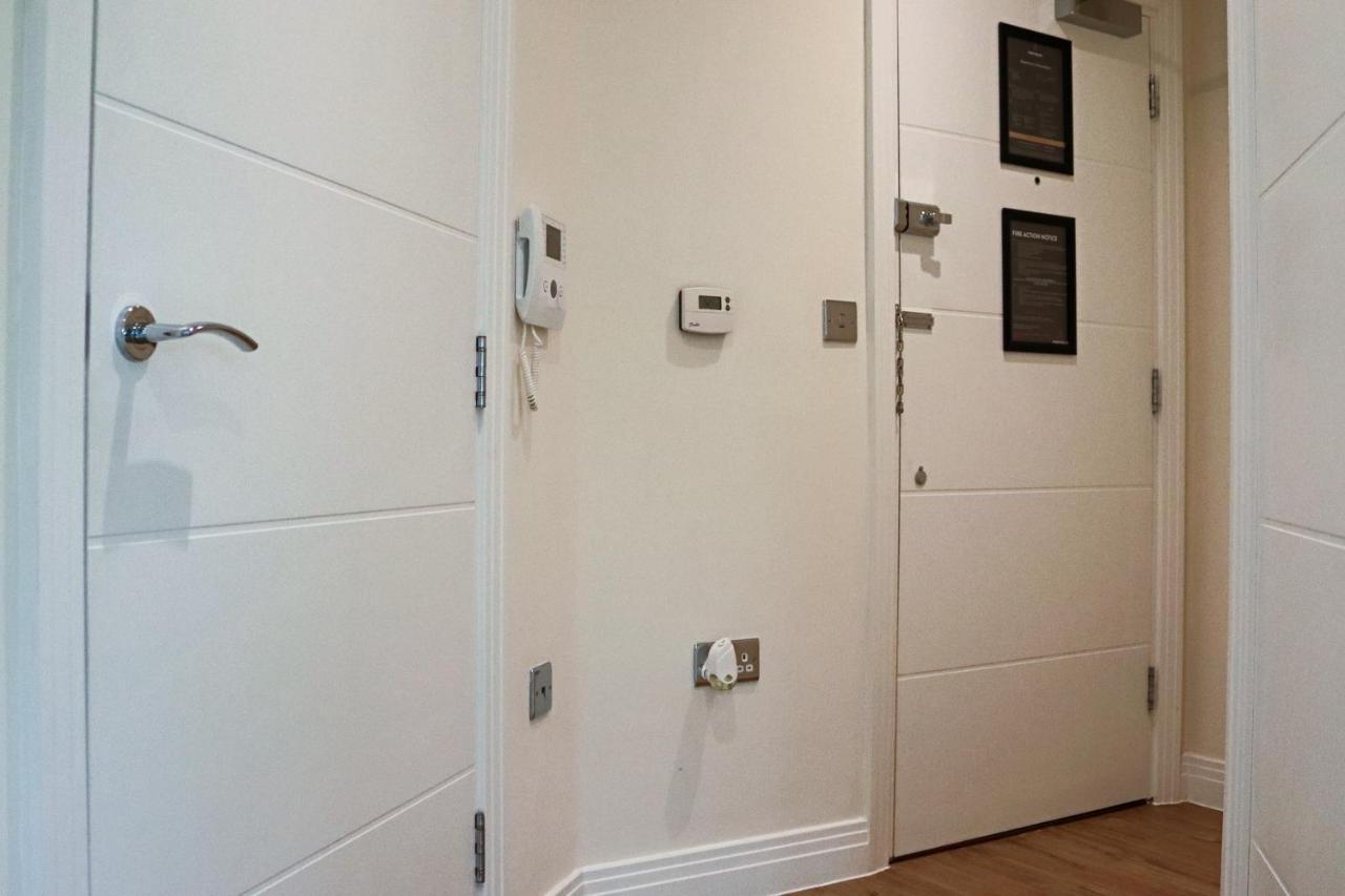 Portfolio Apartments - Welwyn Business Park ウェリン・ガーデン・シティ エクステリア 写真