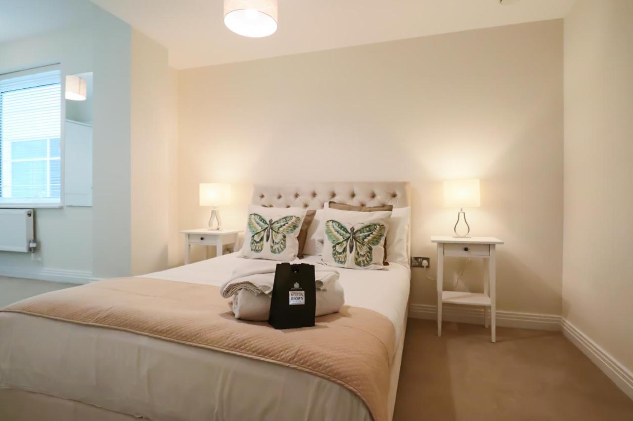 Portfolio Apartments - Welwyn Business Park ウェリン・ガーデン・シティ エクステリア 写真