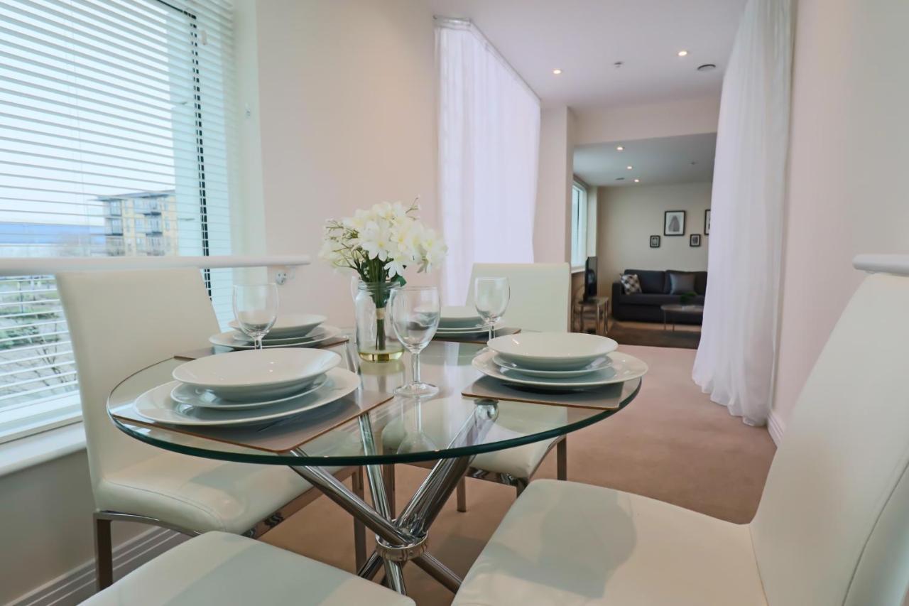 Portfolio Apartments - Welwyn Business Park ウェリン・ガーデン・シティ エクステリア 写真