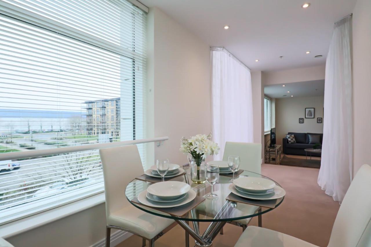 Portfolio Apartments - Welwyn Business Park ウェリン・ガーデン・シティ エクステリア 写真